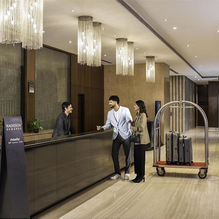 מלון גורגאון Radisson Gurugram Udyog Vihar מראה חיצוני תמונה