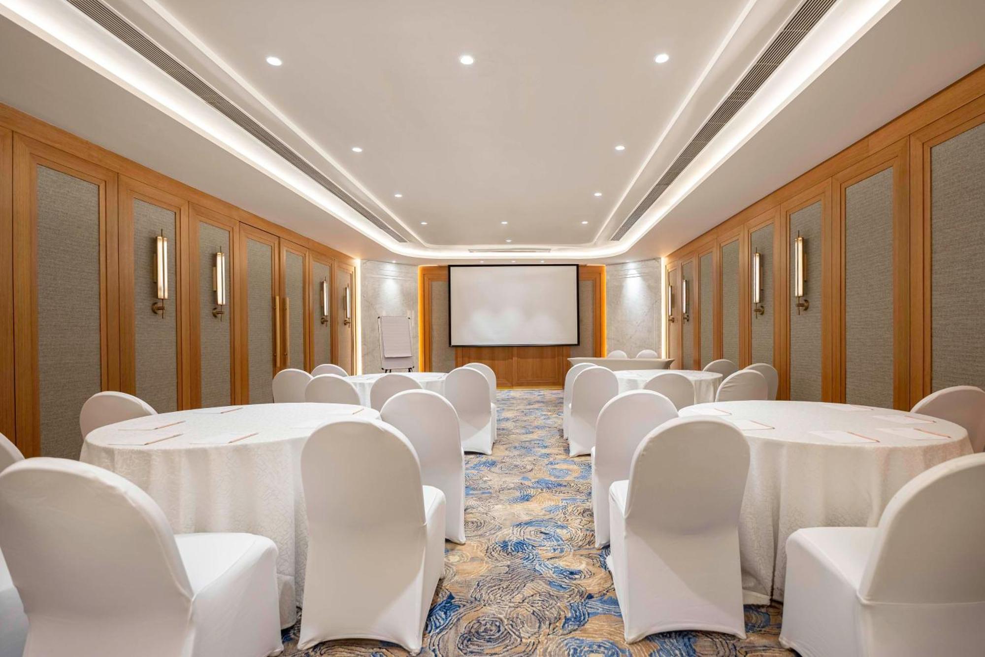 מלון גורגאון Radisson Gurugram Udyog Vihar מראה חיצוני תמונה