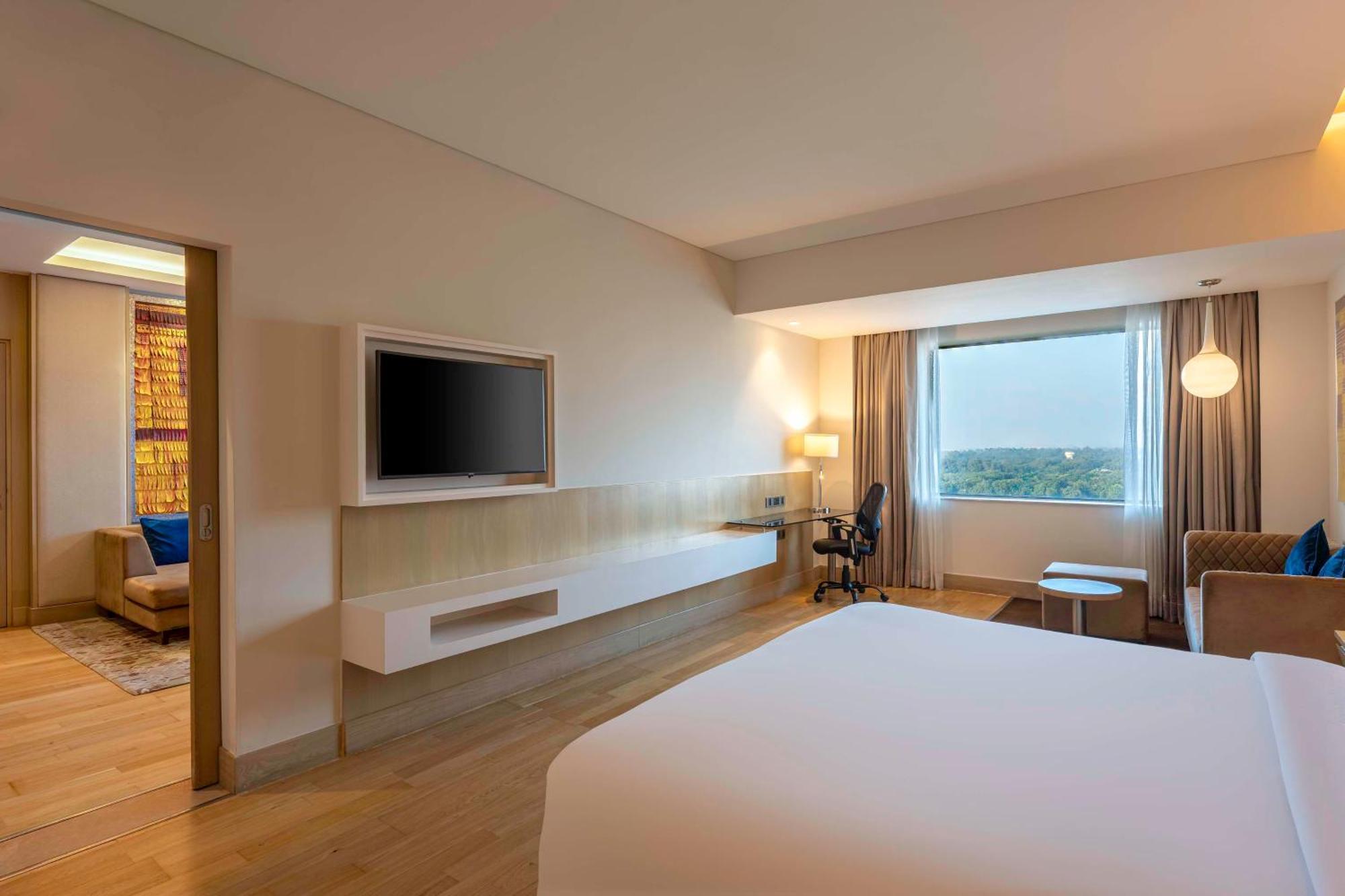 מלון גורגאון Radisson Gurugram Udyog Vihar מראה חיצוני תמונה