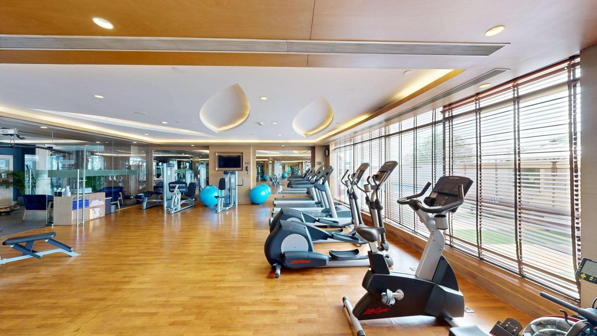 מלון גורגאון Radisson Gurugram Udyog Vihar מראה חיצוני תמונה