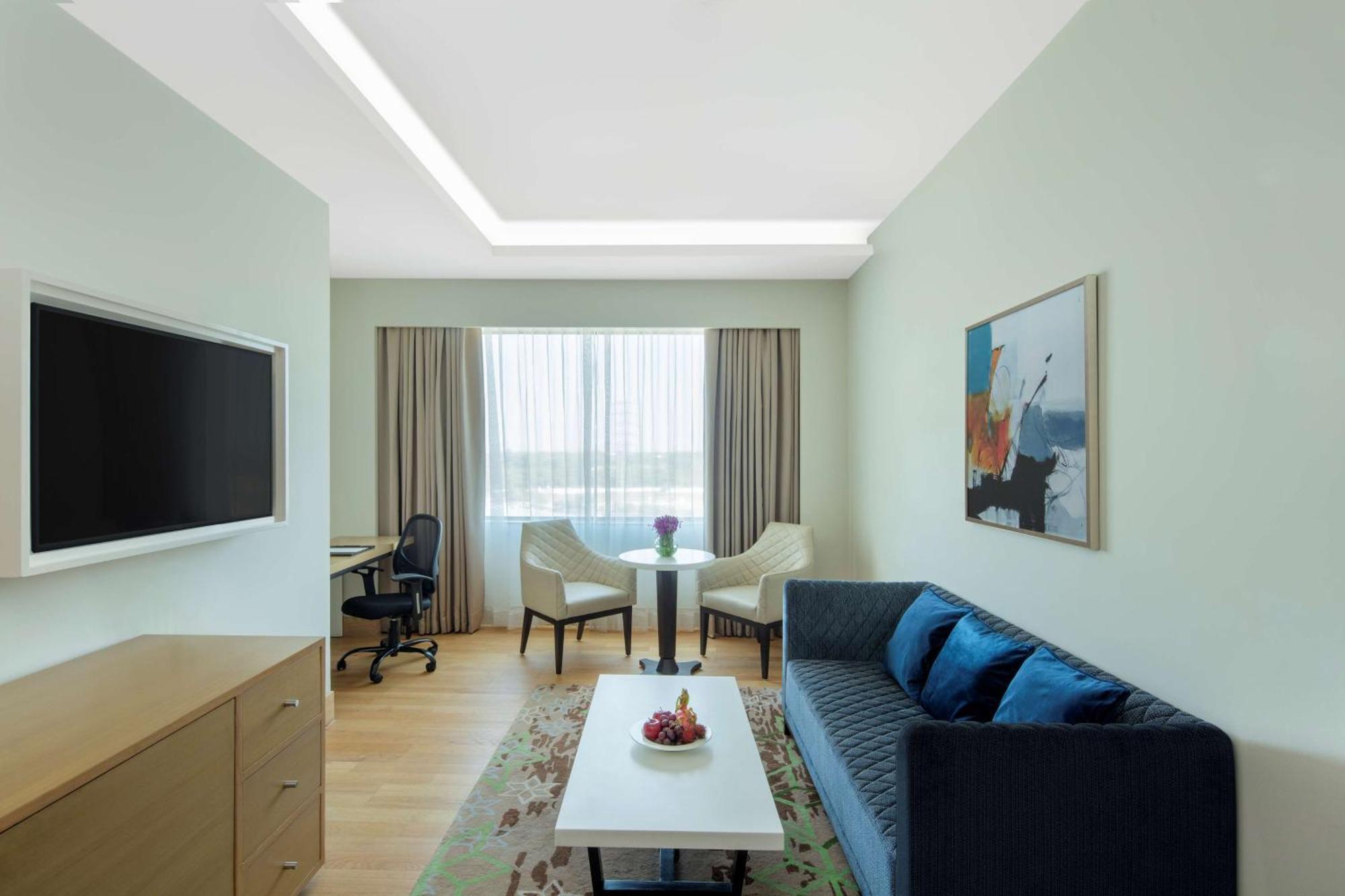 מלון גורגאון Radisson Gurugram Udyog Vihar מראה חיצוני תמונה