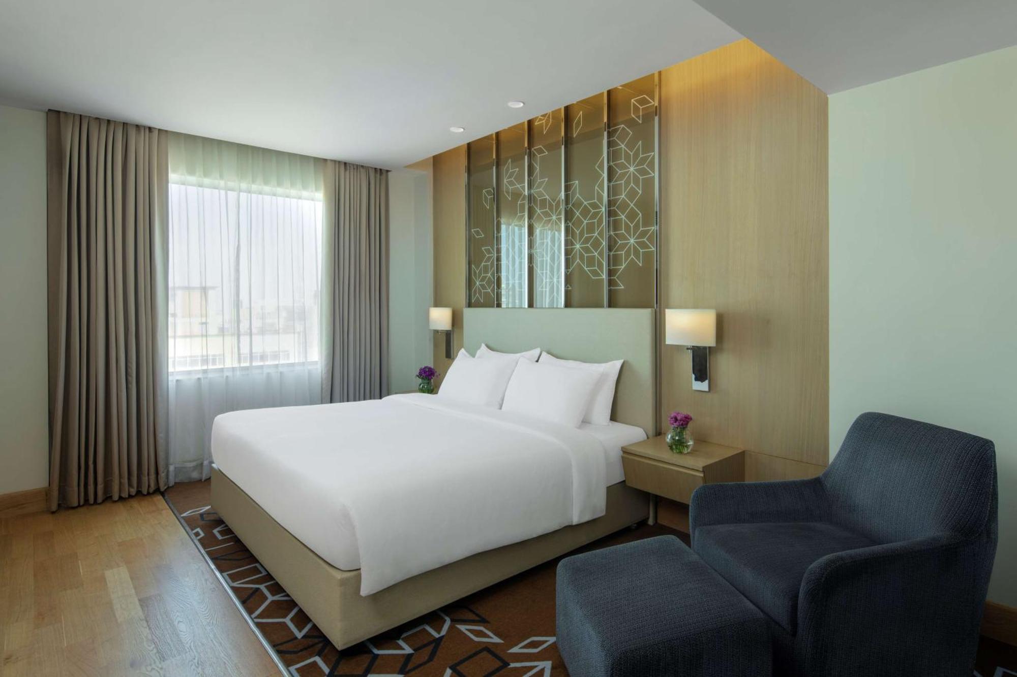 מלון גורגאון Radisson Gurugram Udyog Vihar מראה חיצוני תמונה