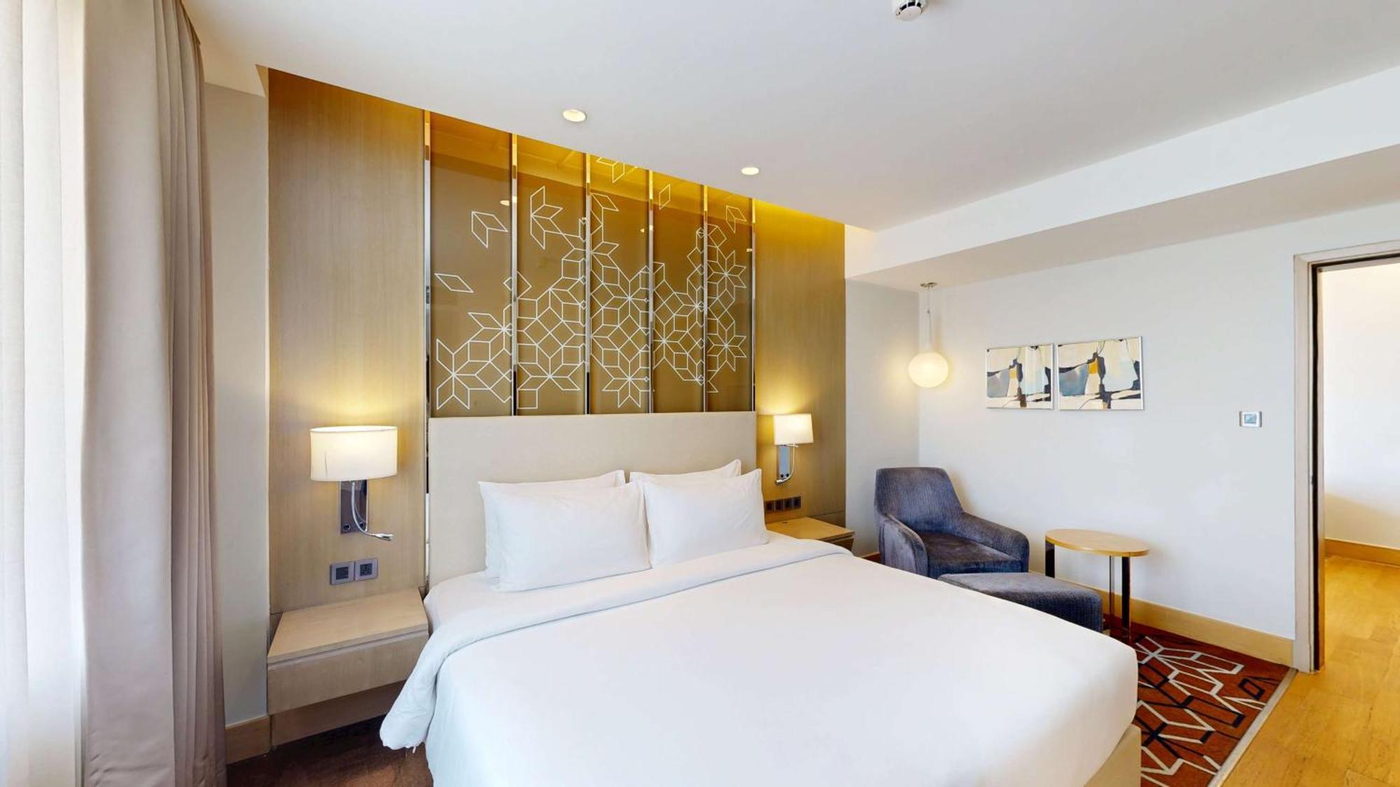 מלון גורגאון Radisson Gurugram Udyog Vihar מראה חיצוני תמונה