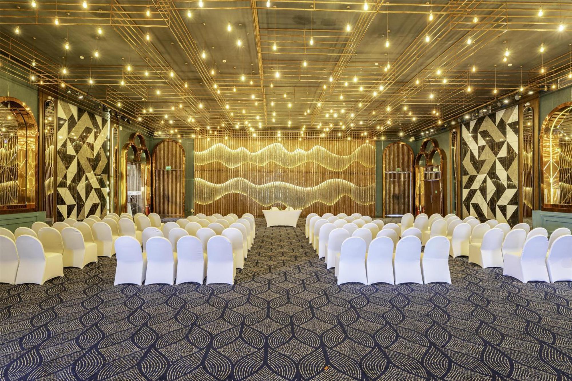 מלון גורגאון Radisson Gurugram Udyog Vihar מראה חיצוני תמונה